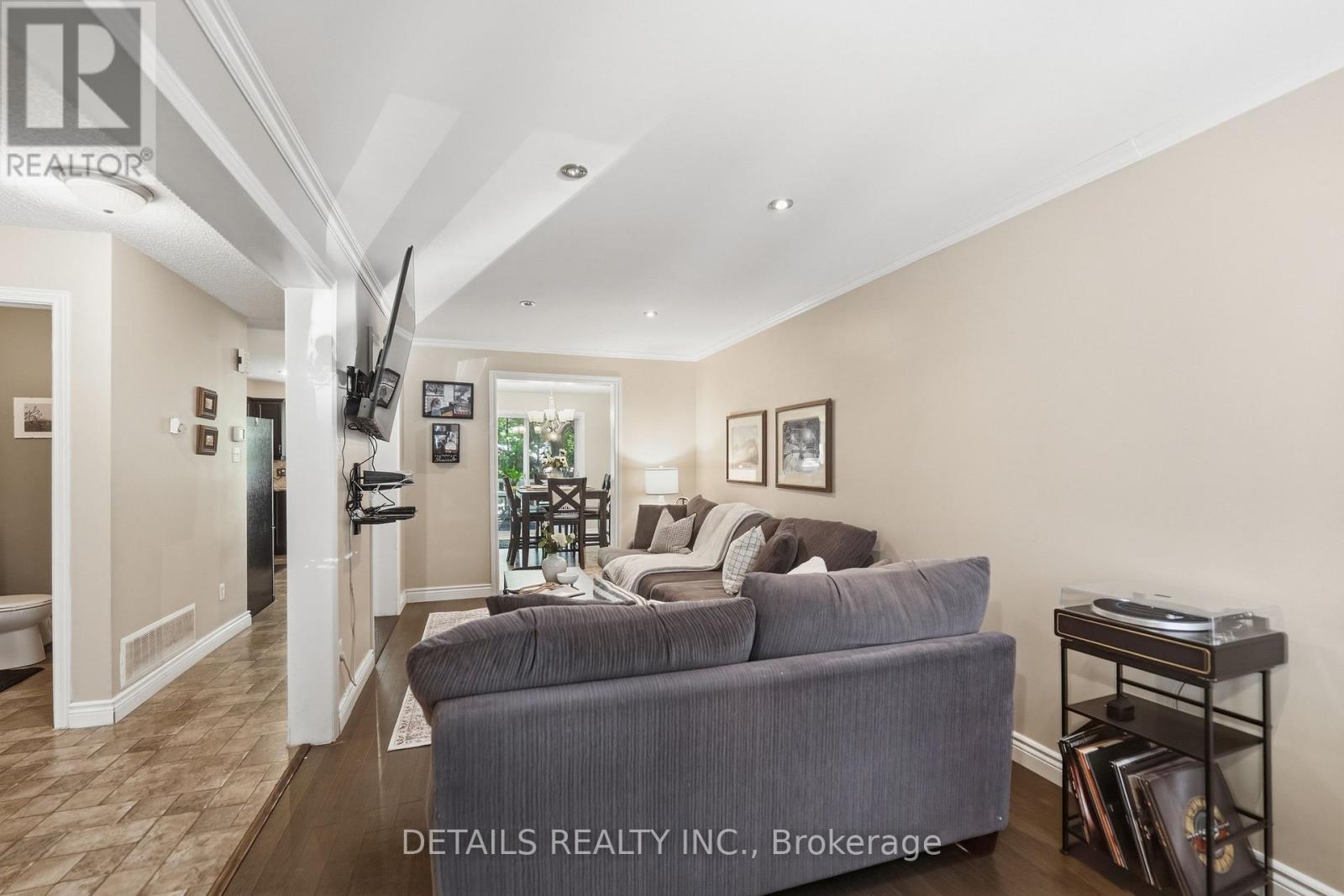 24 SOUTHPORT DRIVE - 8