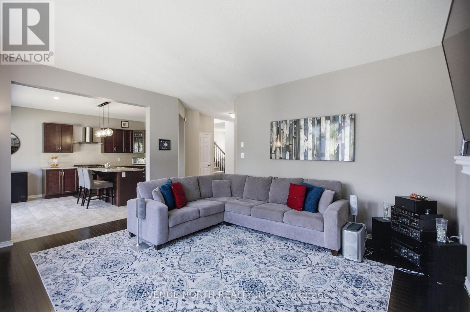 112 SUNITA CRESCENT - 13