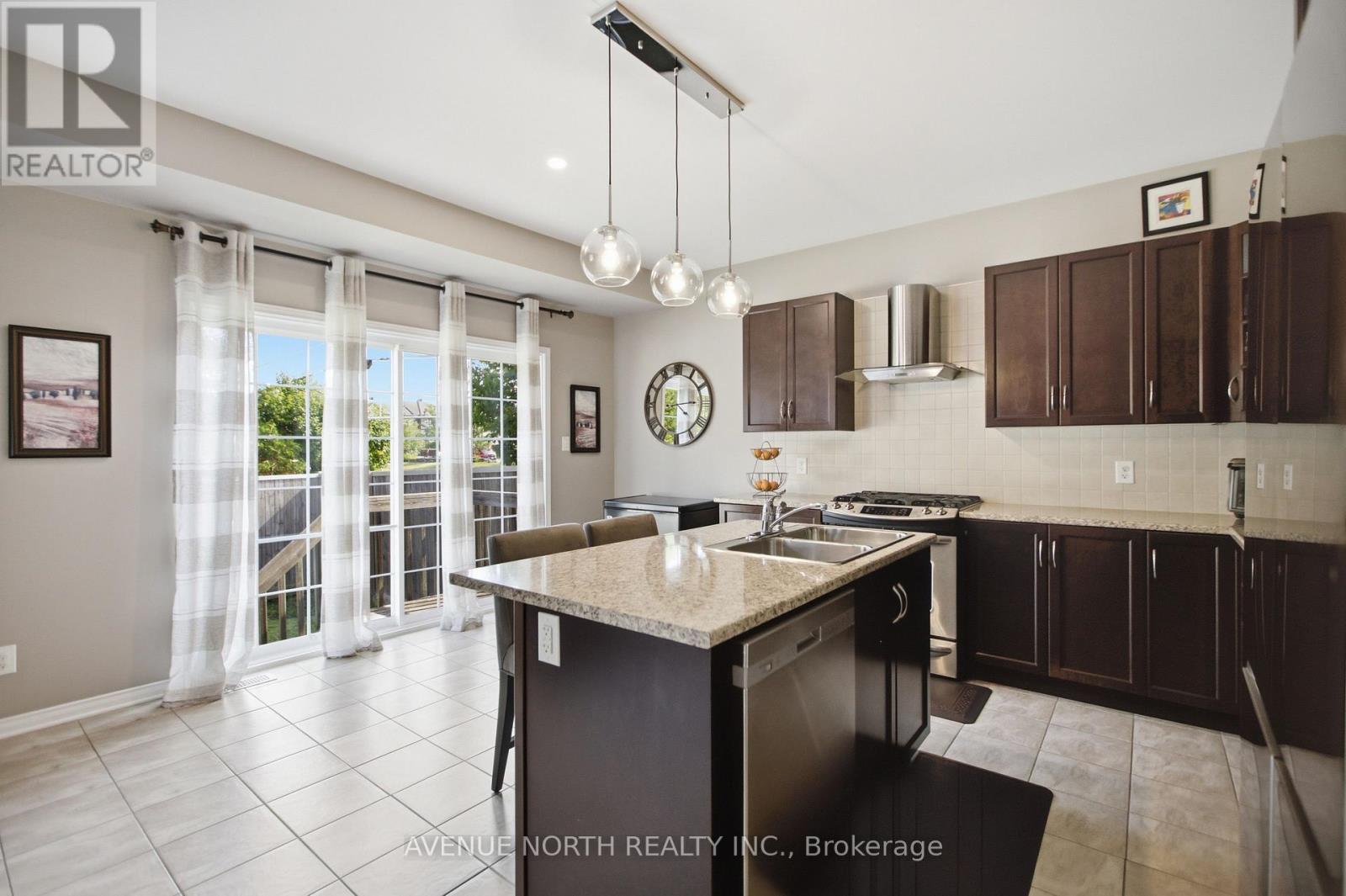 112 SUNITA CRESCENT - 14