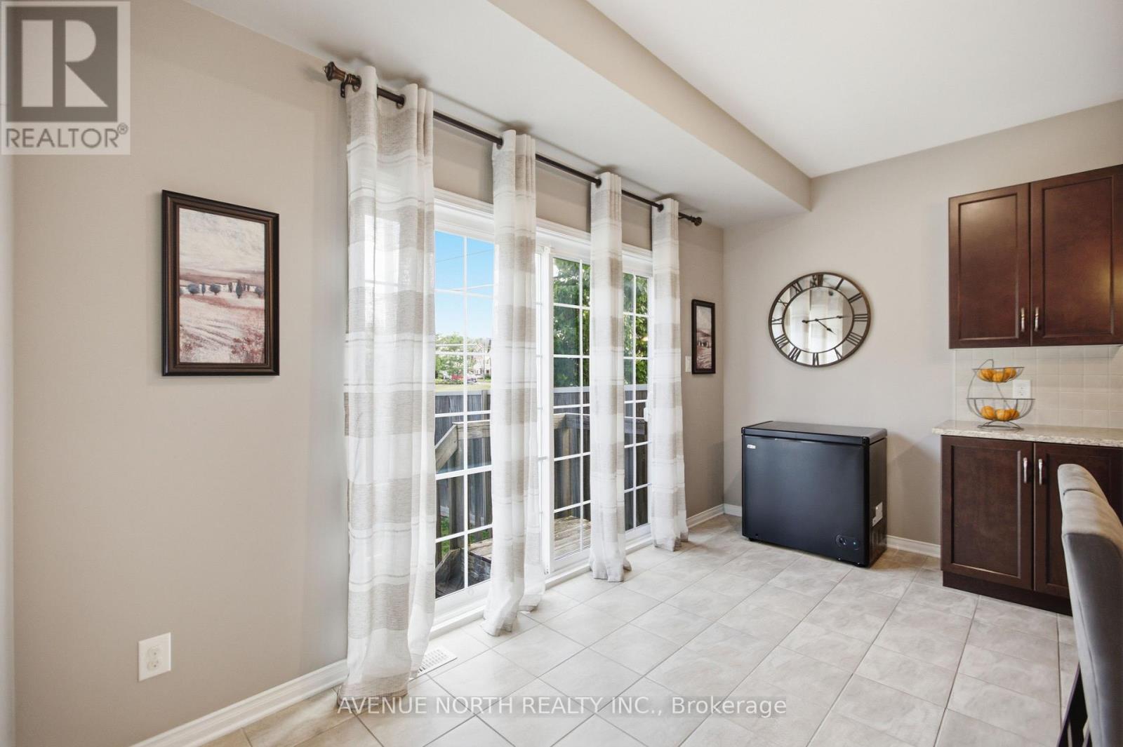 112 SUNITA CRESCENT - 18