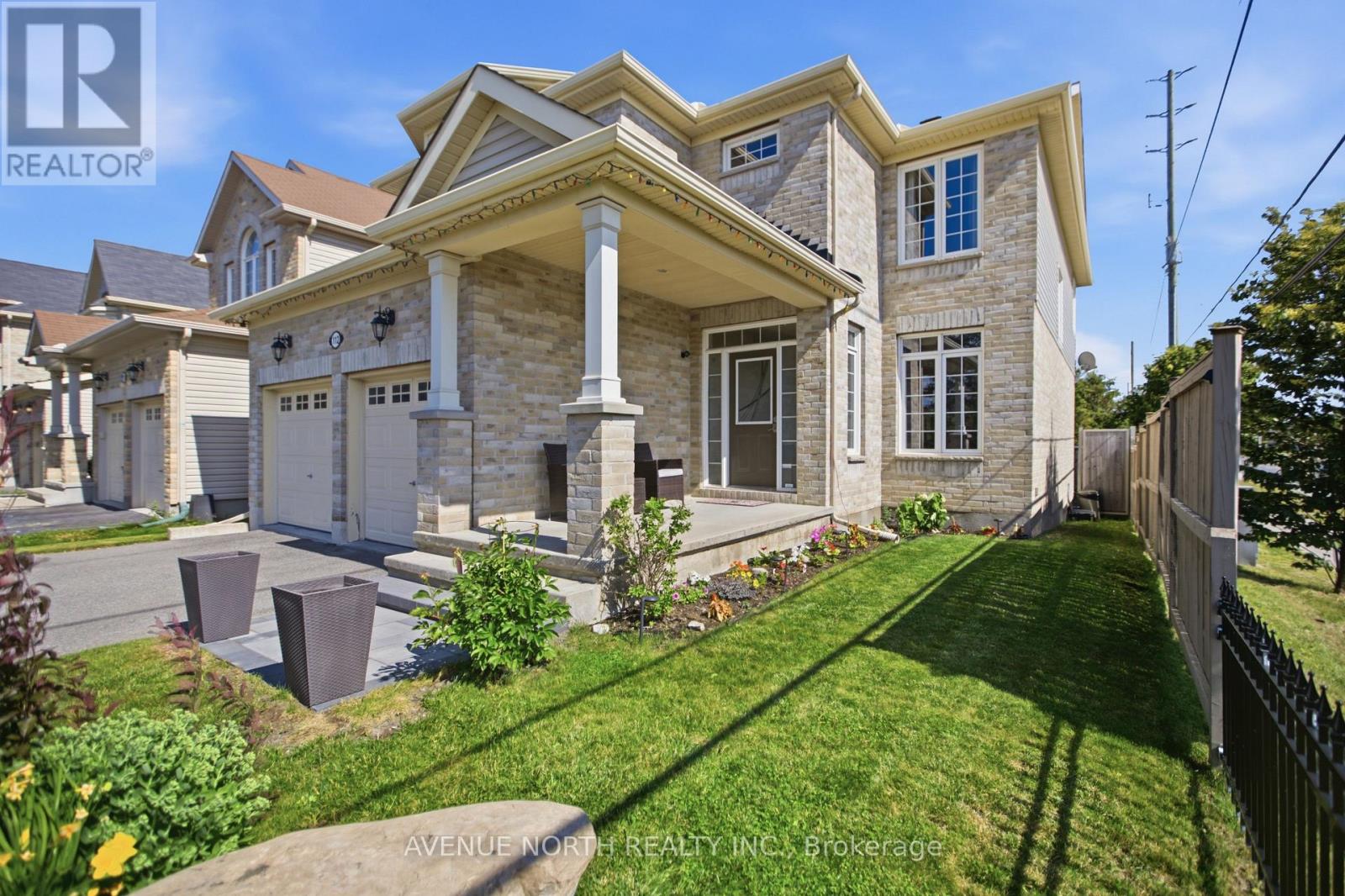 112 SUNITA CRESCENT - 2