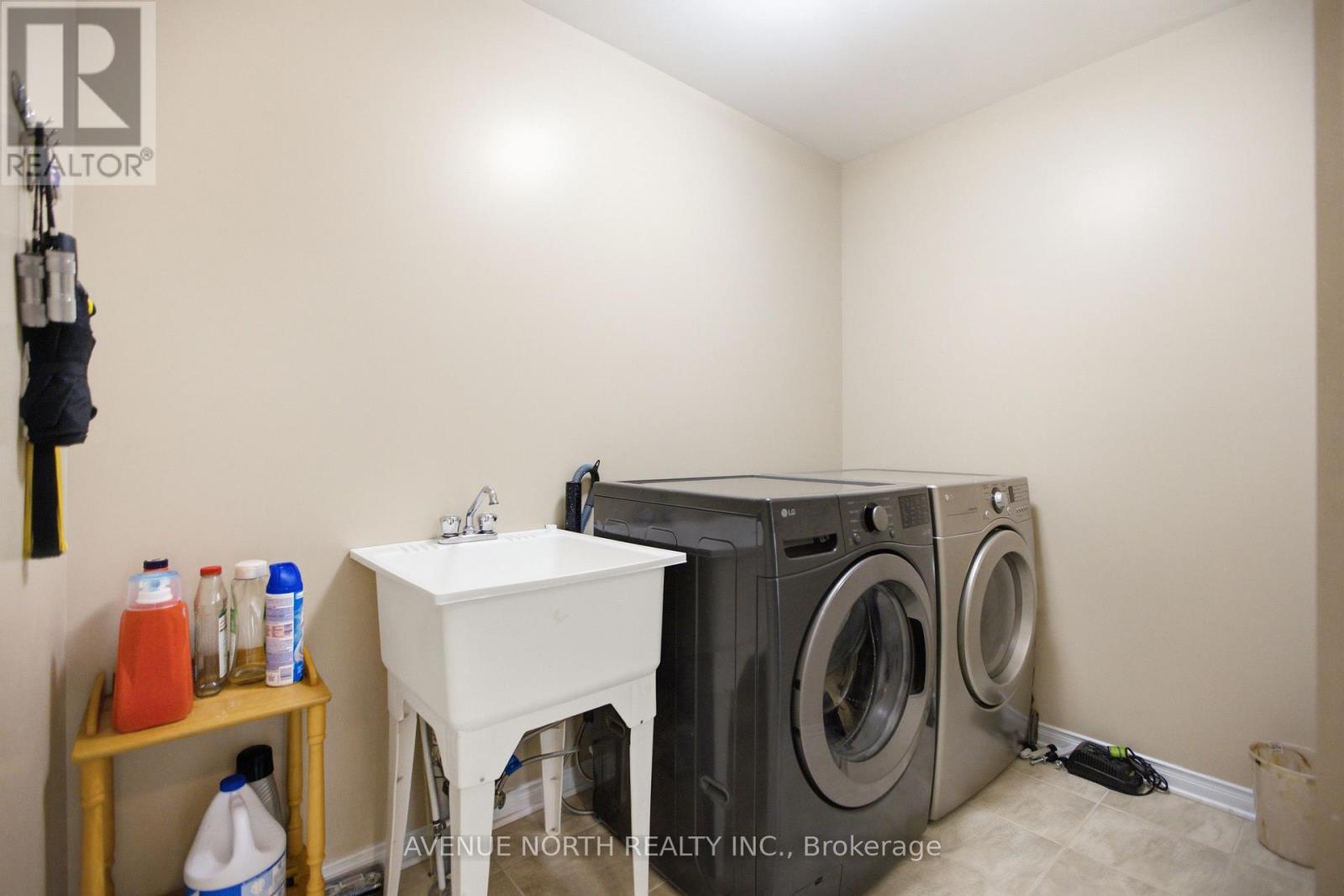 112 SUNITA CRESCENT - 20