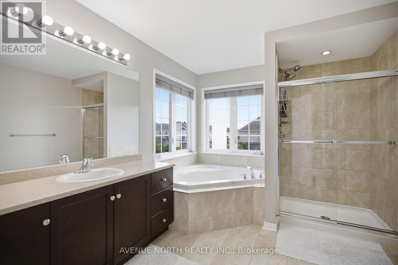 112 SUNITA CRESCENT - 25