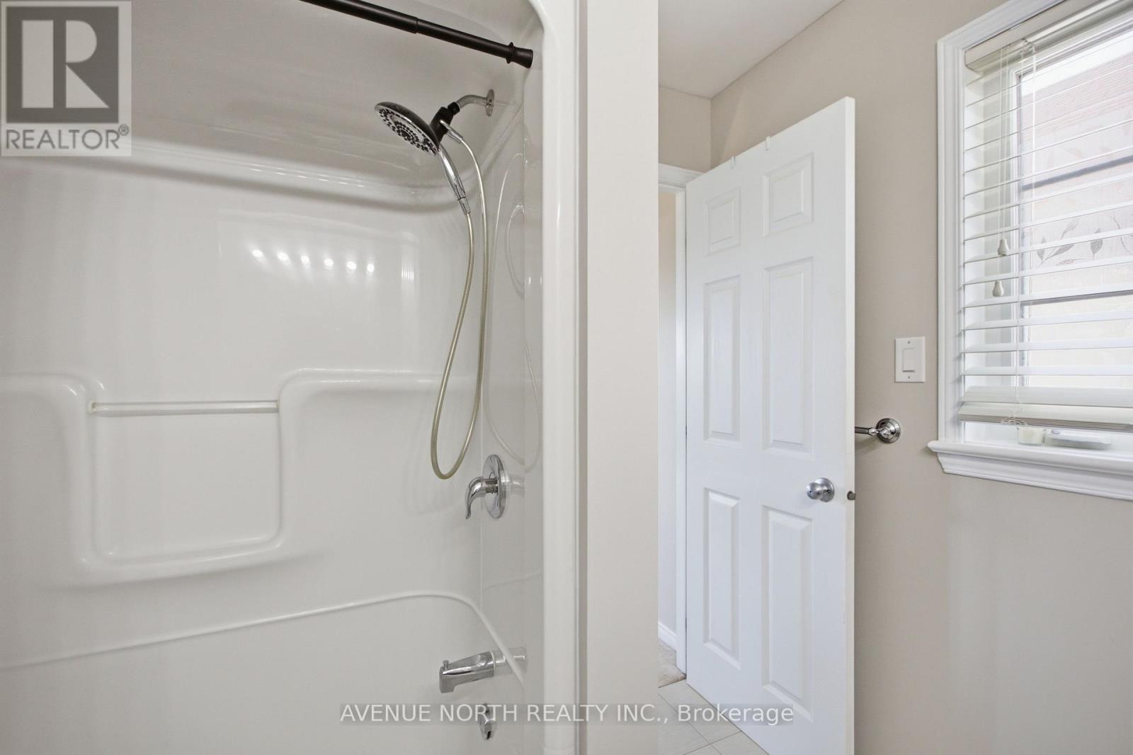 112 SUNITA CRESCENT - 34