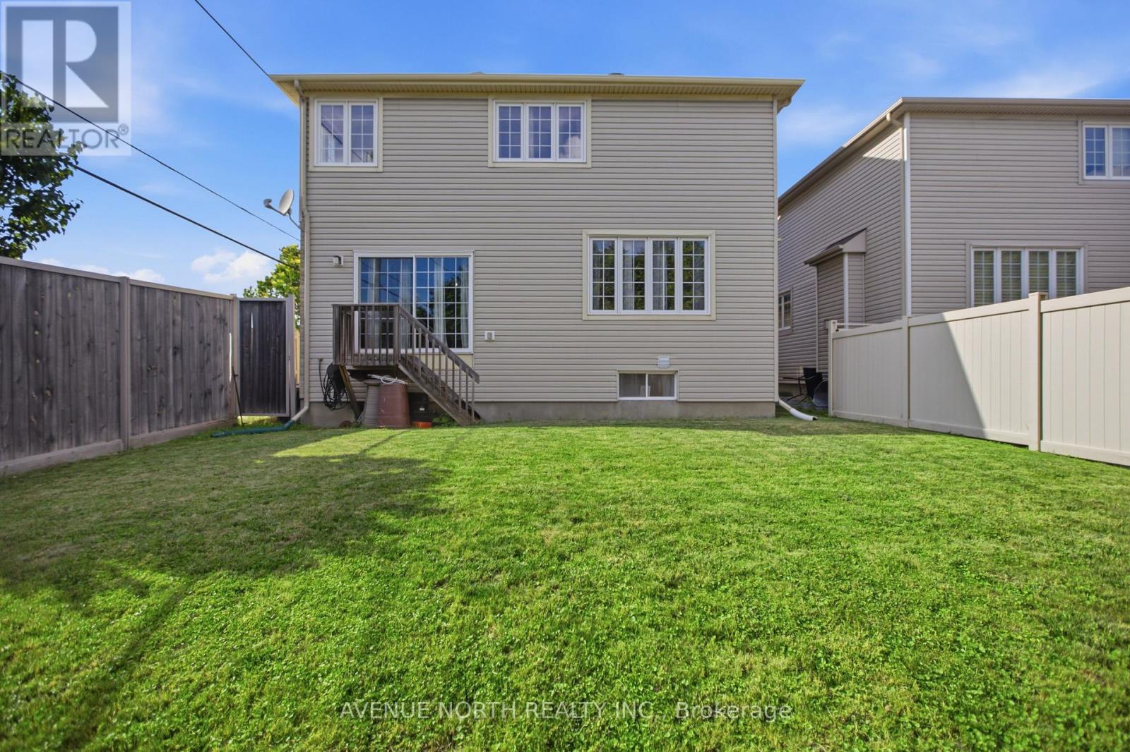 112 SUNITA CRESCENT - 40