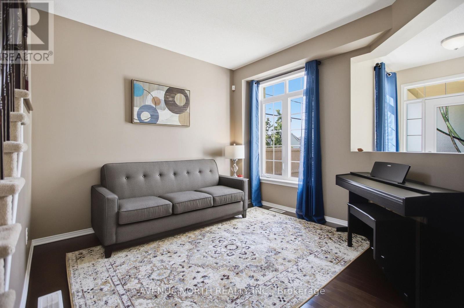 112 SUNITA CRESCENT - 8