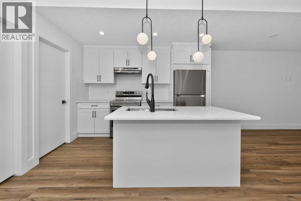 219 18 Avenue NE — photo 32