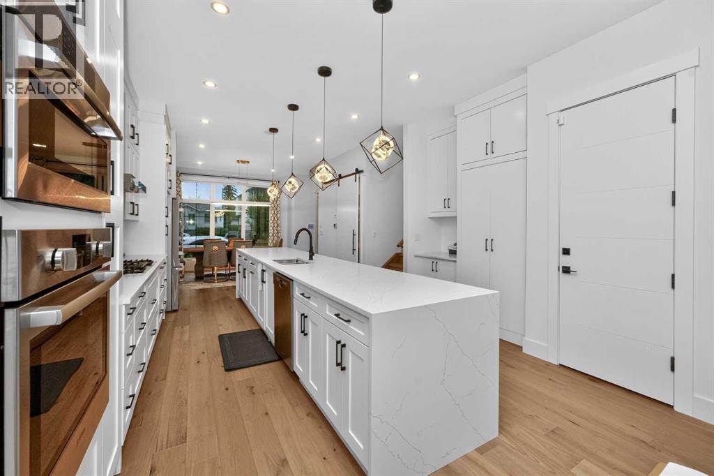 219 18 Avenue NE — photo 9