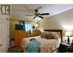 Living room - 60 53rd Street S, Wasaga Beach, ON L9Z1W8 Photo 12