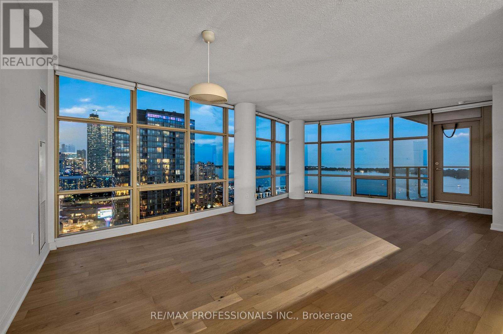 #3509 35 MARINER TERRACE - 13