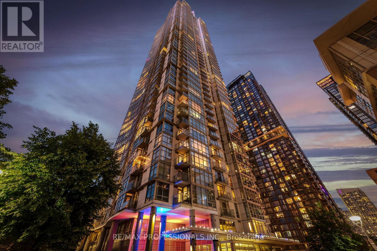 #3509 35 MARINER TERRACE - 2