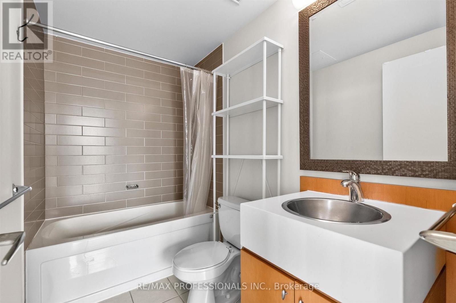 #3509 35 MARINER TERRACE - 24