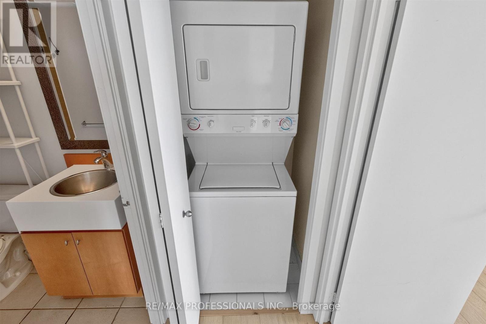 #3509 35 MARINER TERRACE - 25