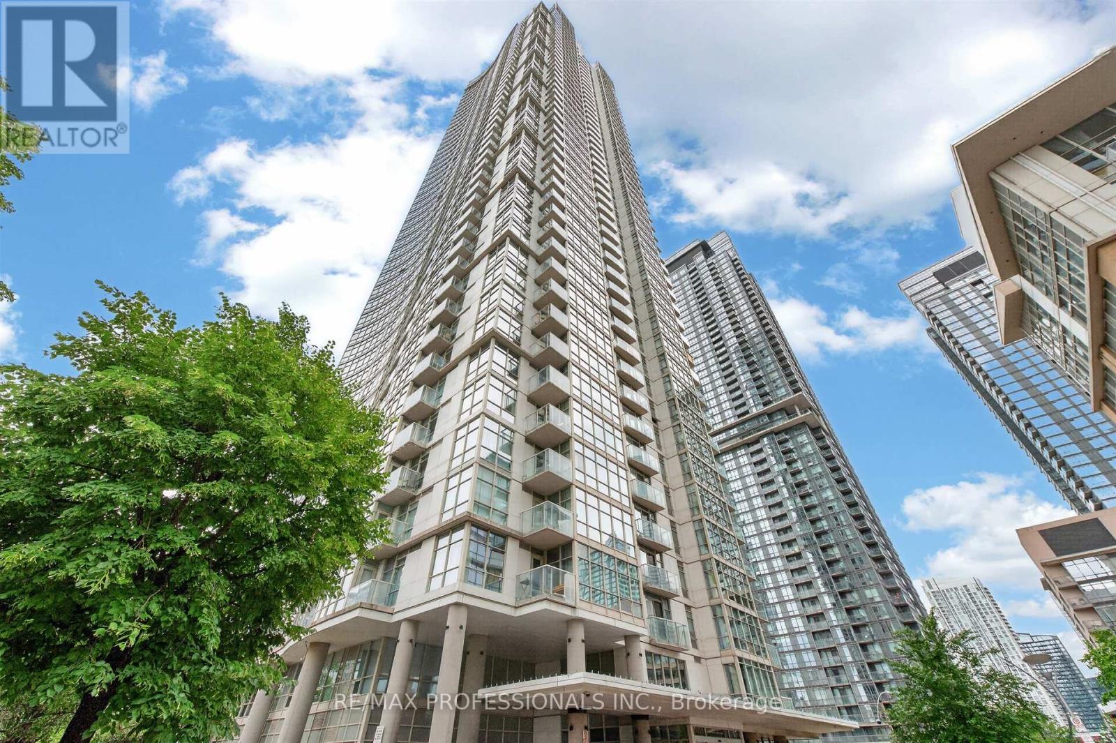 #3509 35 MARINER TERRACE - 3