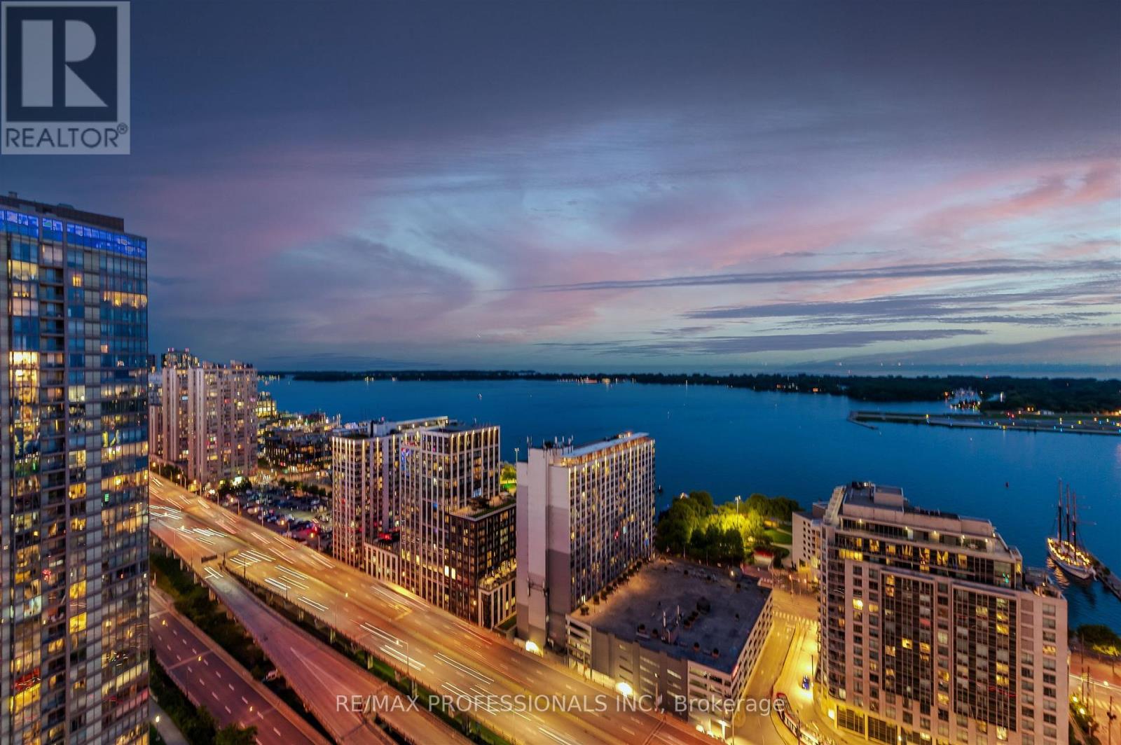 #3509 35 MARINER TERRACE - 34