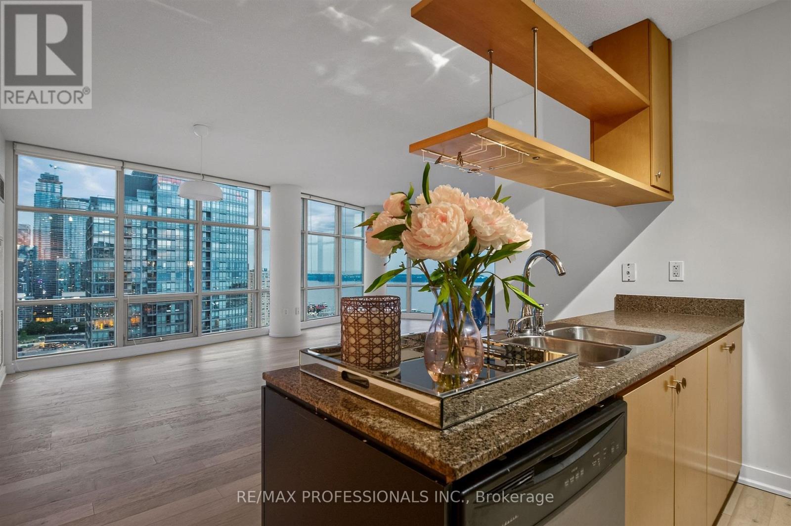 #3509 35 MARINER TERRACE - 8