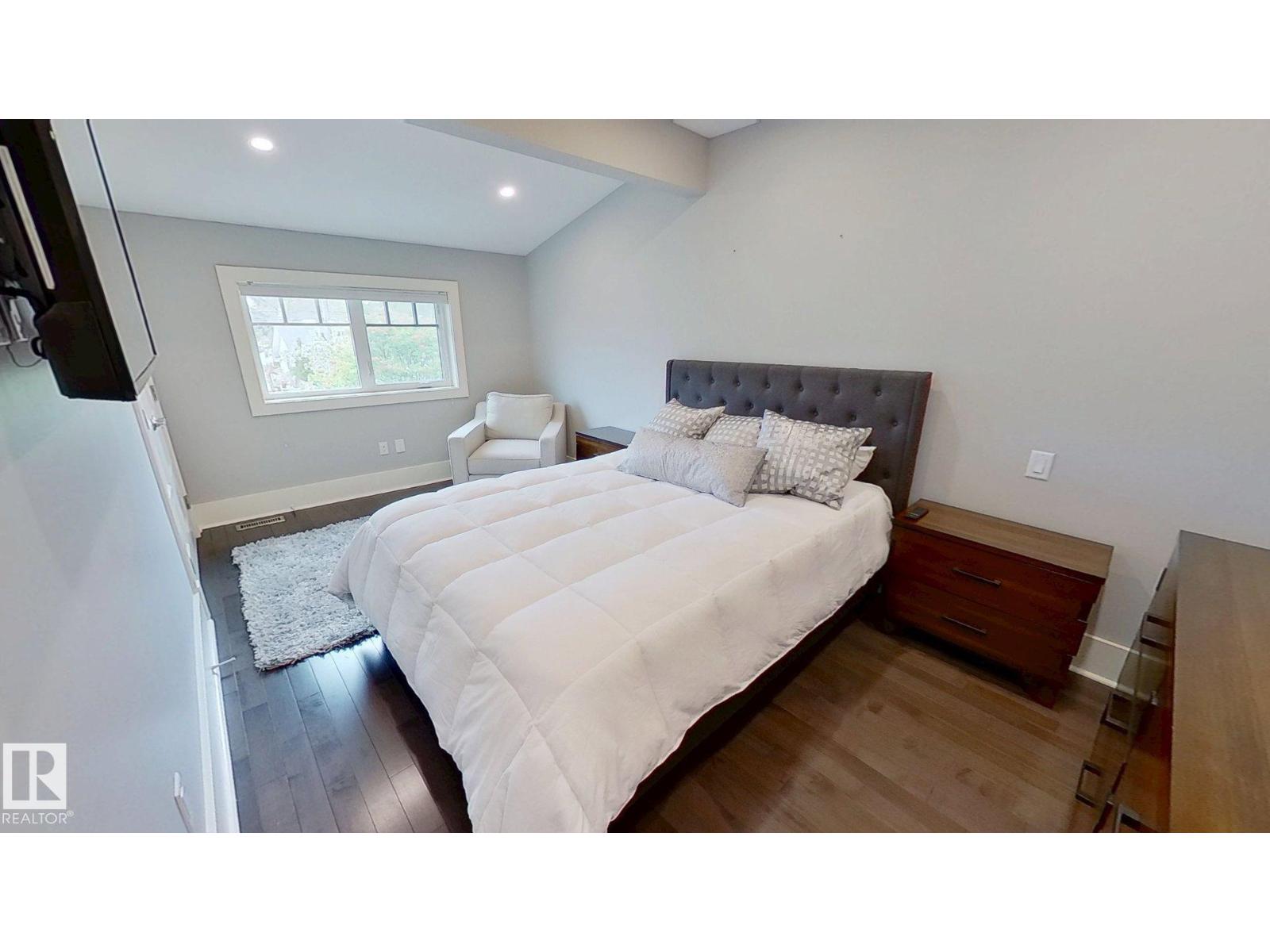 11313 127 ST NW - 20