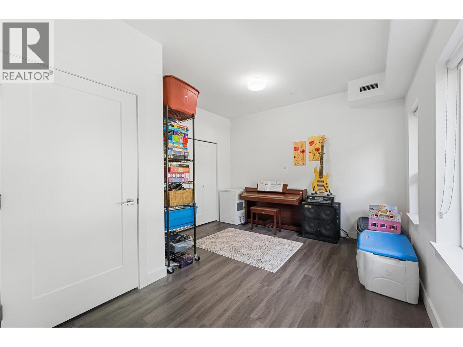 #103 3630 Mission Springs Drive - 24