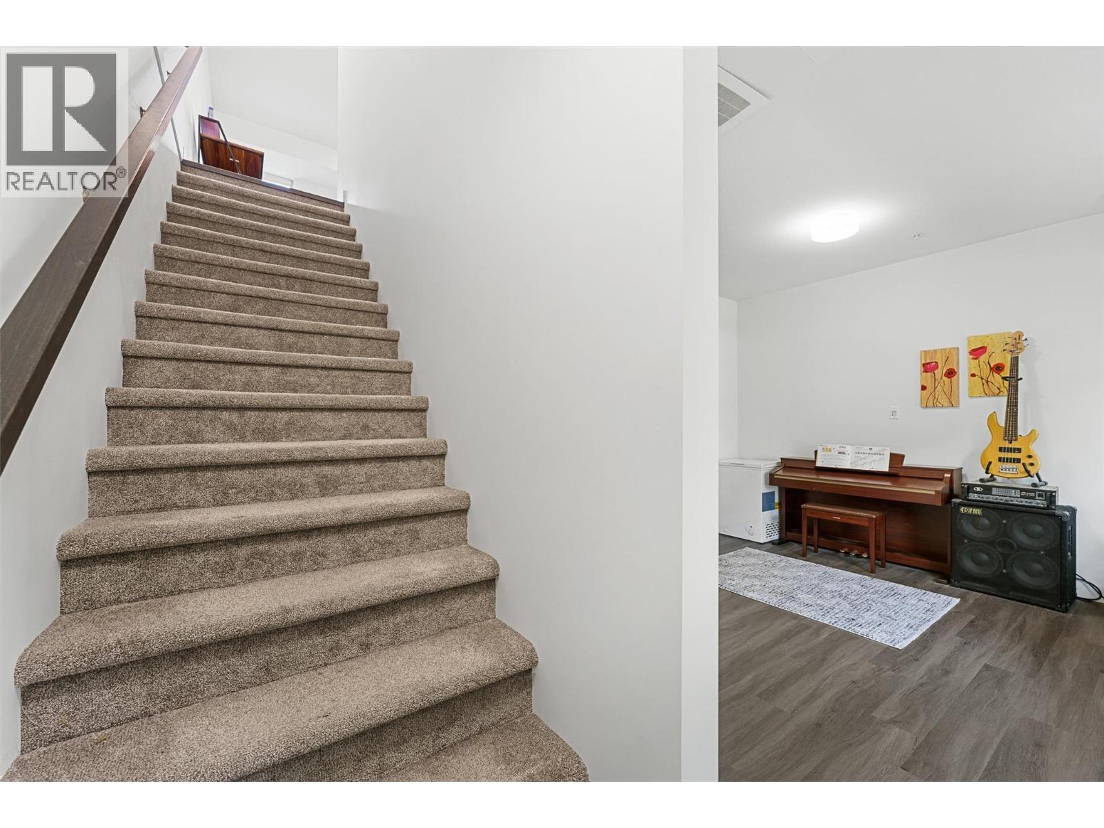 #103 3630 Mission Springs Drive - 27