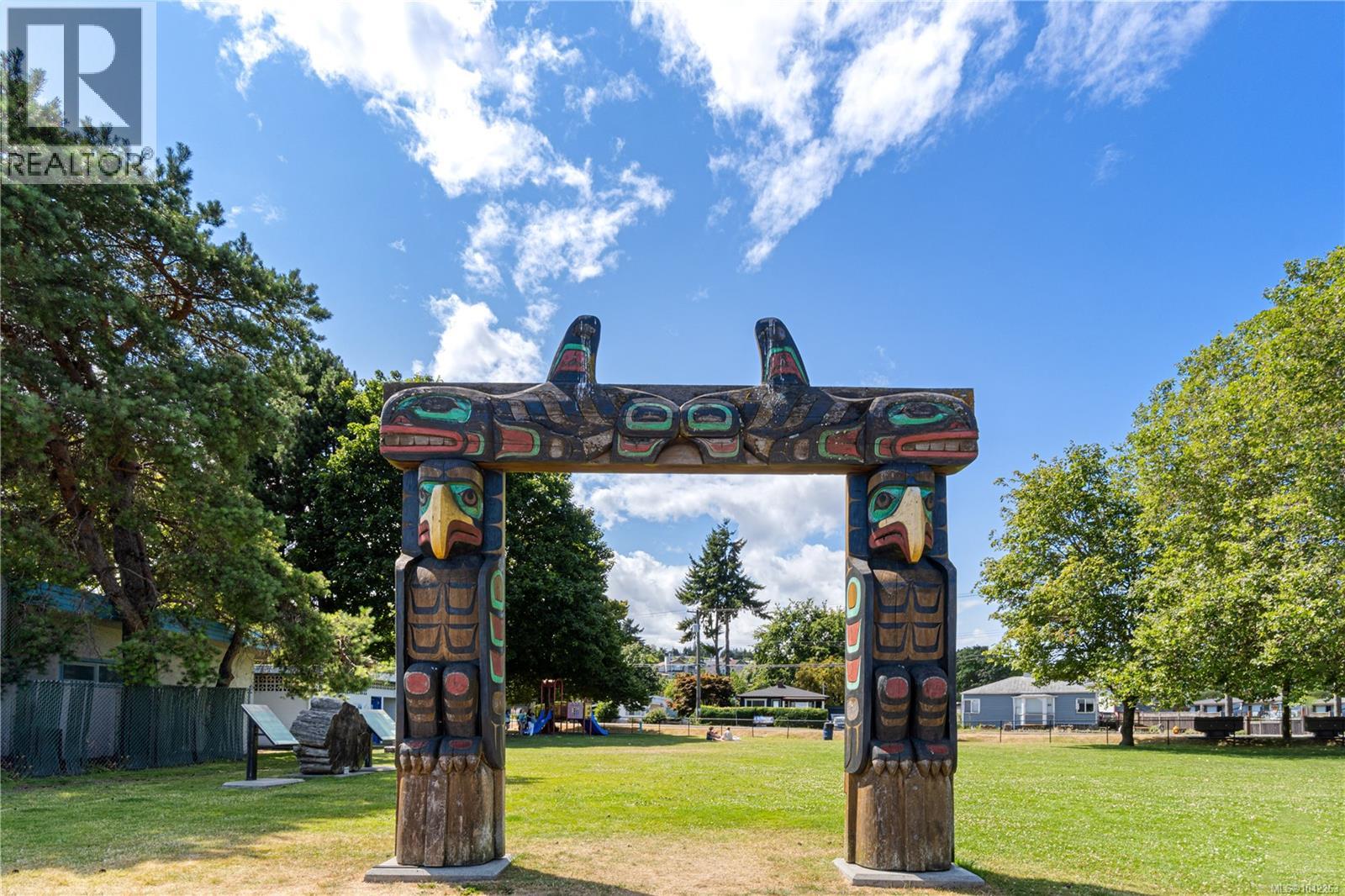 #101 2835 Departure Bay Rd - 63