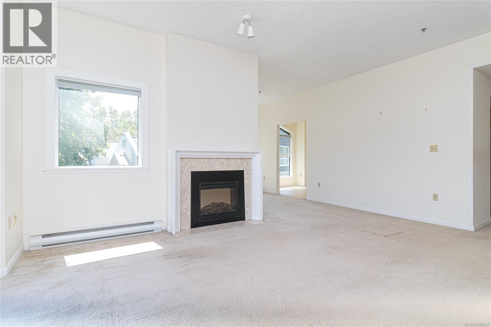 326 3969 Shelbourne St, Saanich