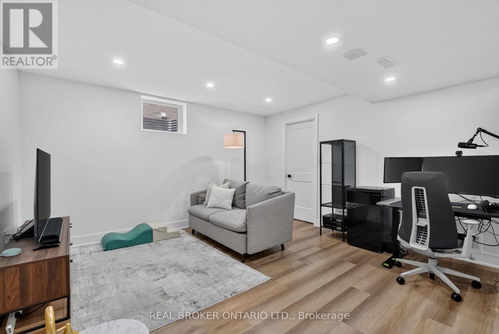 1491 EVENSIDE CRESCENT - Image 32