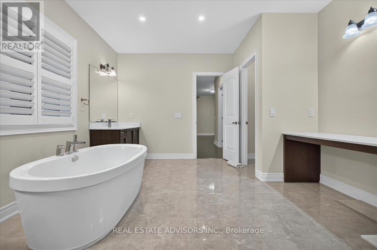 52 DAISY MEADOW CRESCENT - 24