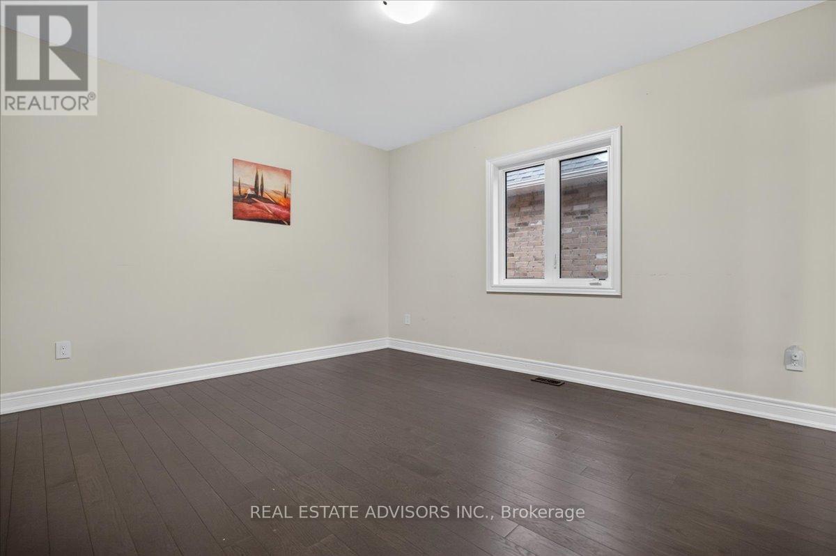 52 DAISY MEADOW CRESCENT - 31