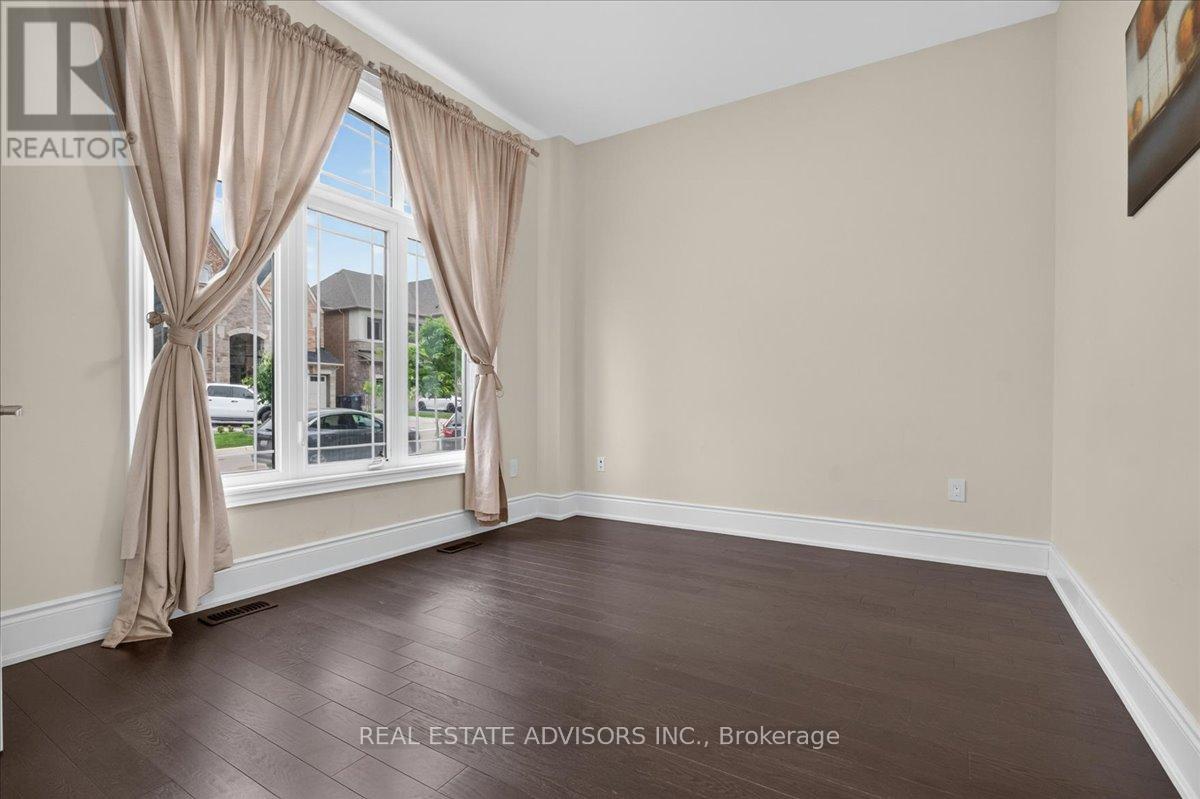 52 DAISY MEADOW CRESCENT - 33