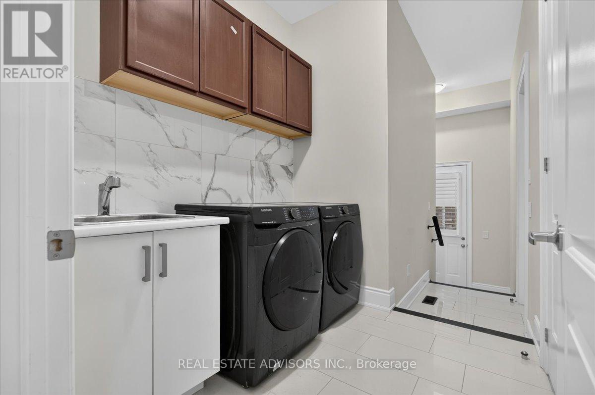 52 DAISY MEADOW CRESCENT - 36
