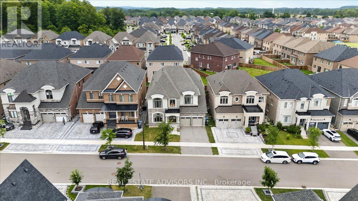 52 DAISY MEADOW CRESCENT - 39