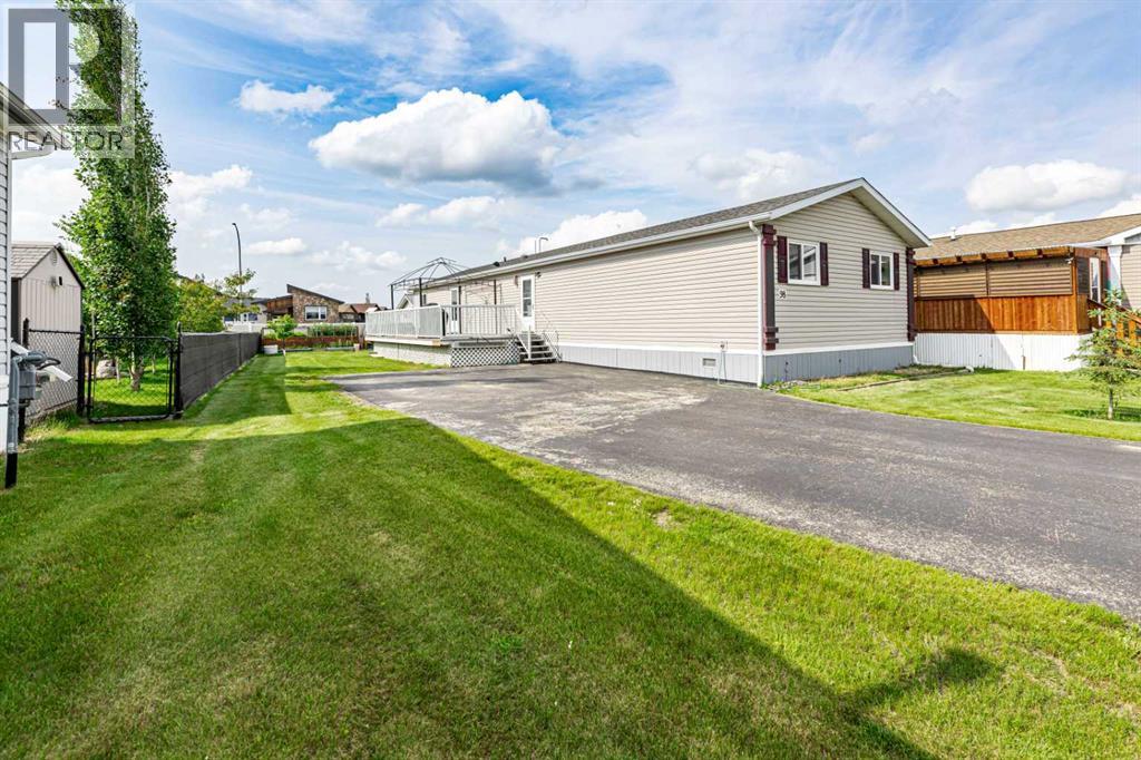 PAVED DRIVEWAY