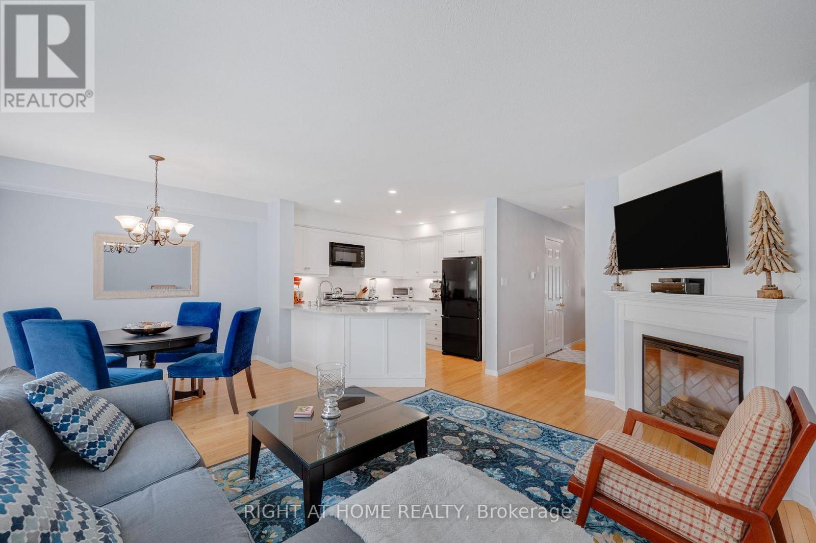 64 FOXBOROUGH DRIVE - 11