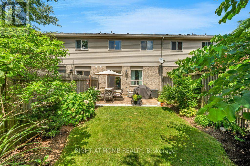 64 FOXBOROUGH DRIVE - 29