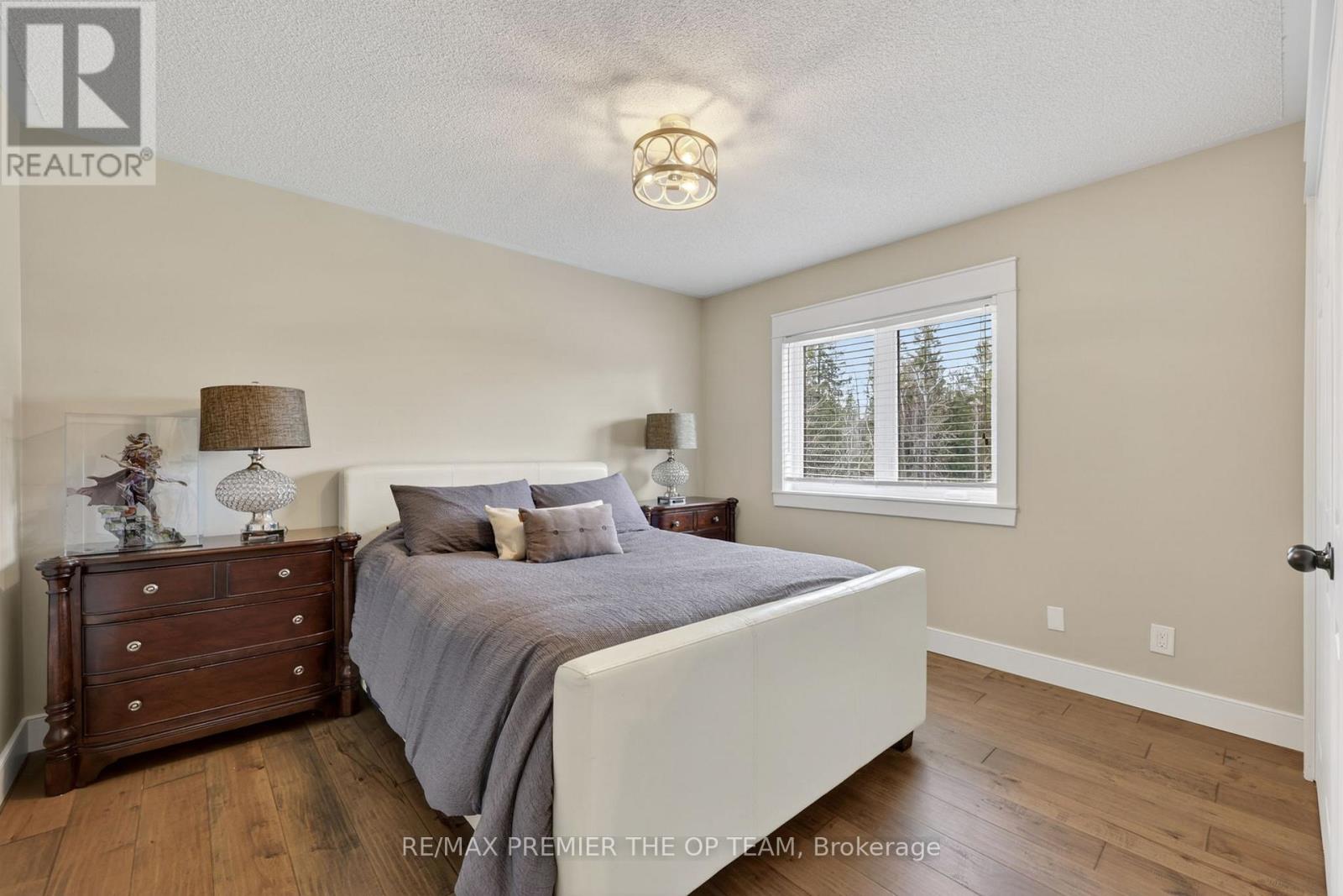344207 15TH SIDE ROAD - 39