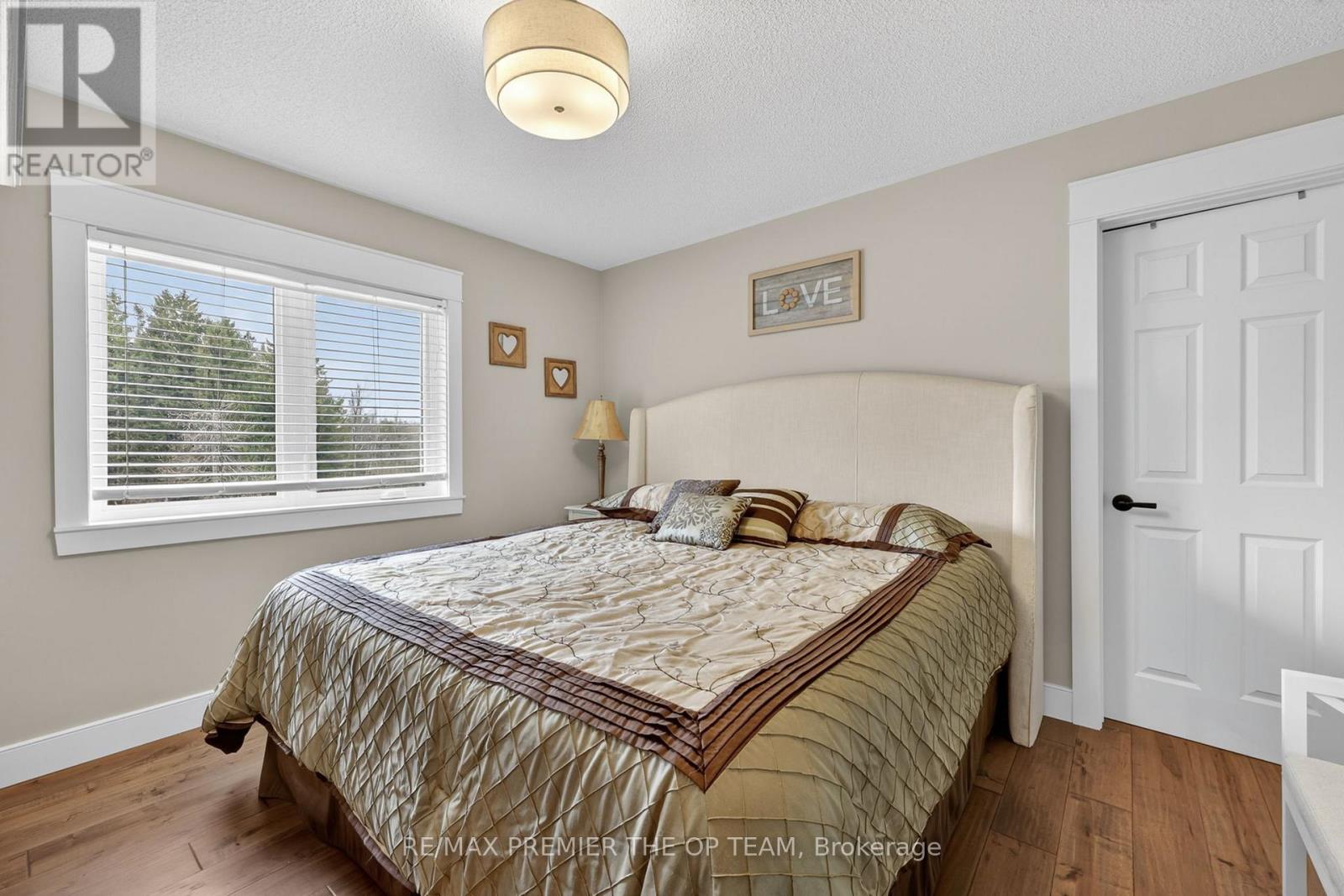 344207 15TH SIDE ROAD - 41