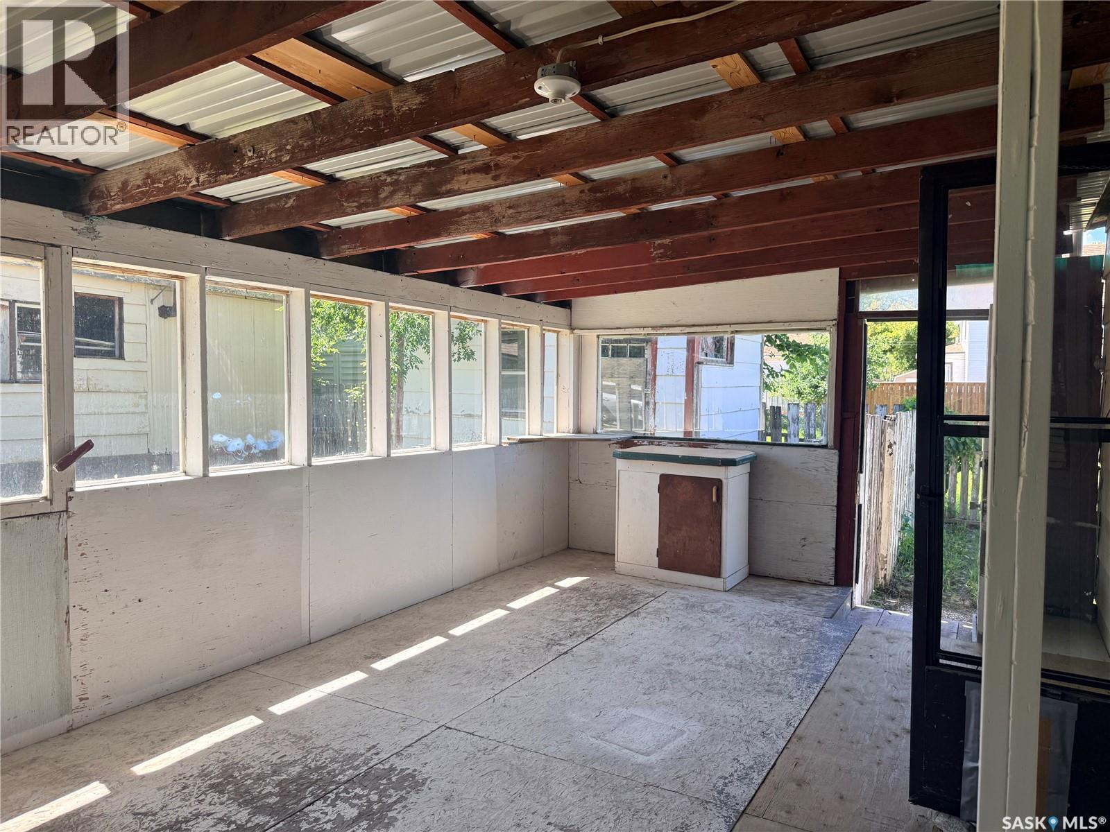 119 Home STREET W - 21