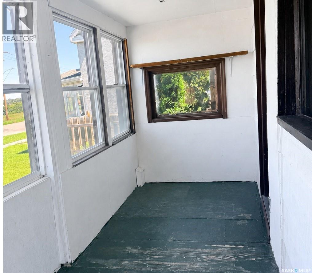 119 Home STREET W - photo 3