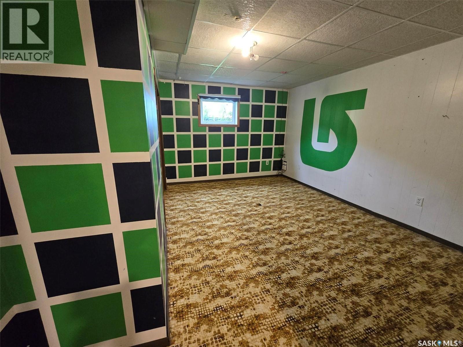 1118 Bell STREET - 55