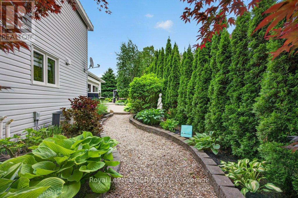 137 383 MCNABB STREET - 38