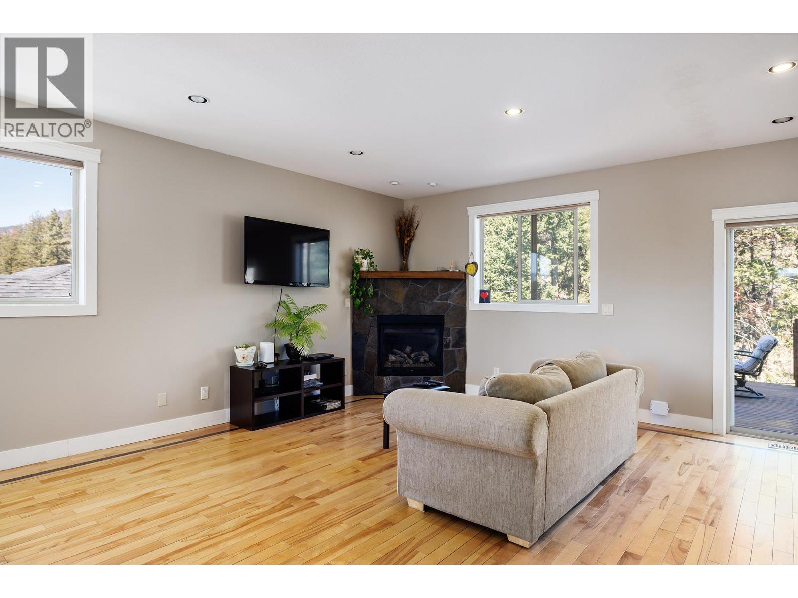 2054 Sunview Drive - 3