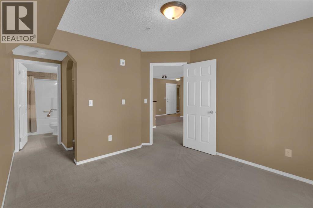 #6213 70 Panamount Drive NW - 17