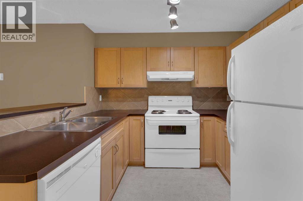 #6213 70 Panamount Drive NW - 13