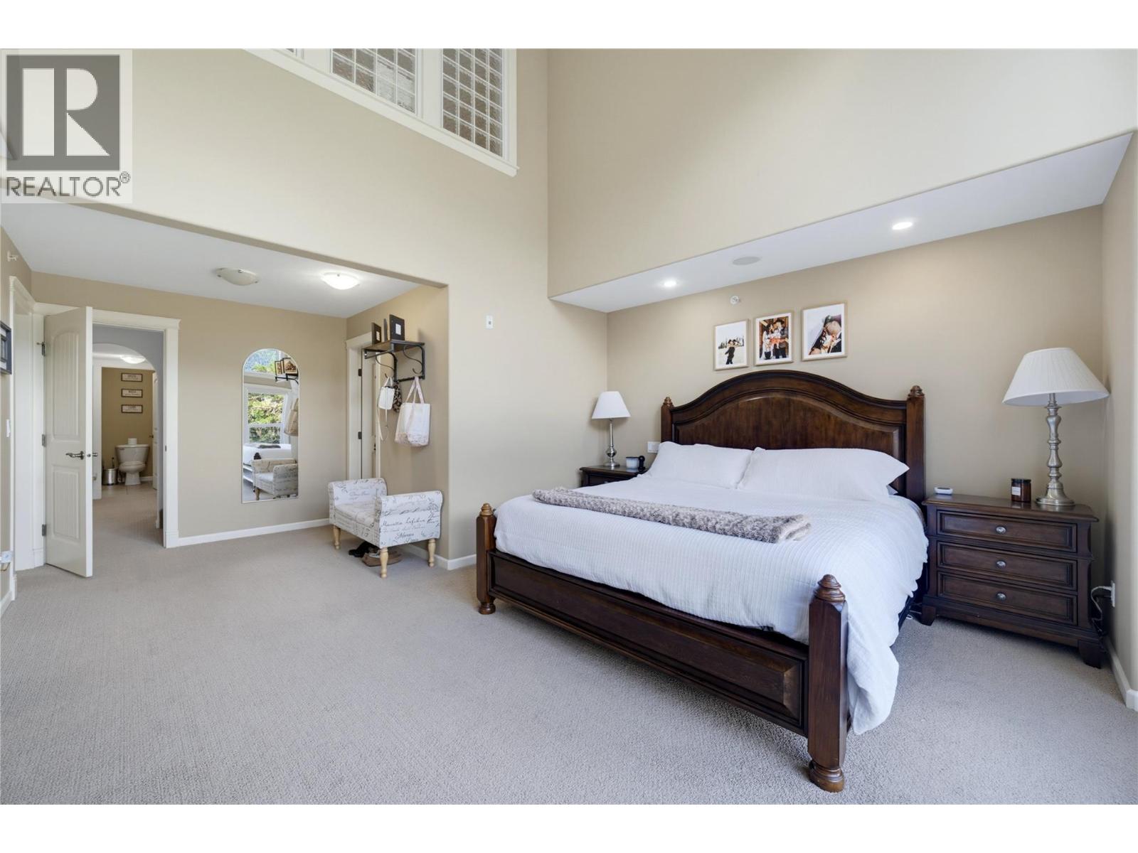 19 1130 Riverside Avenue, Sicamous