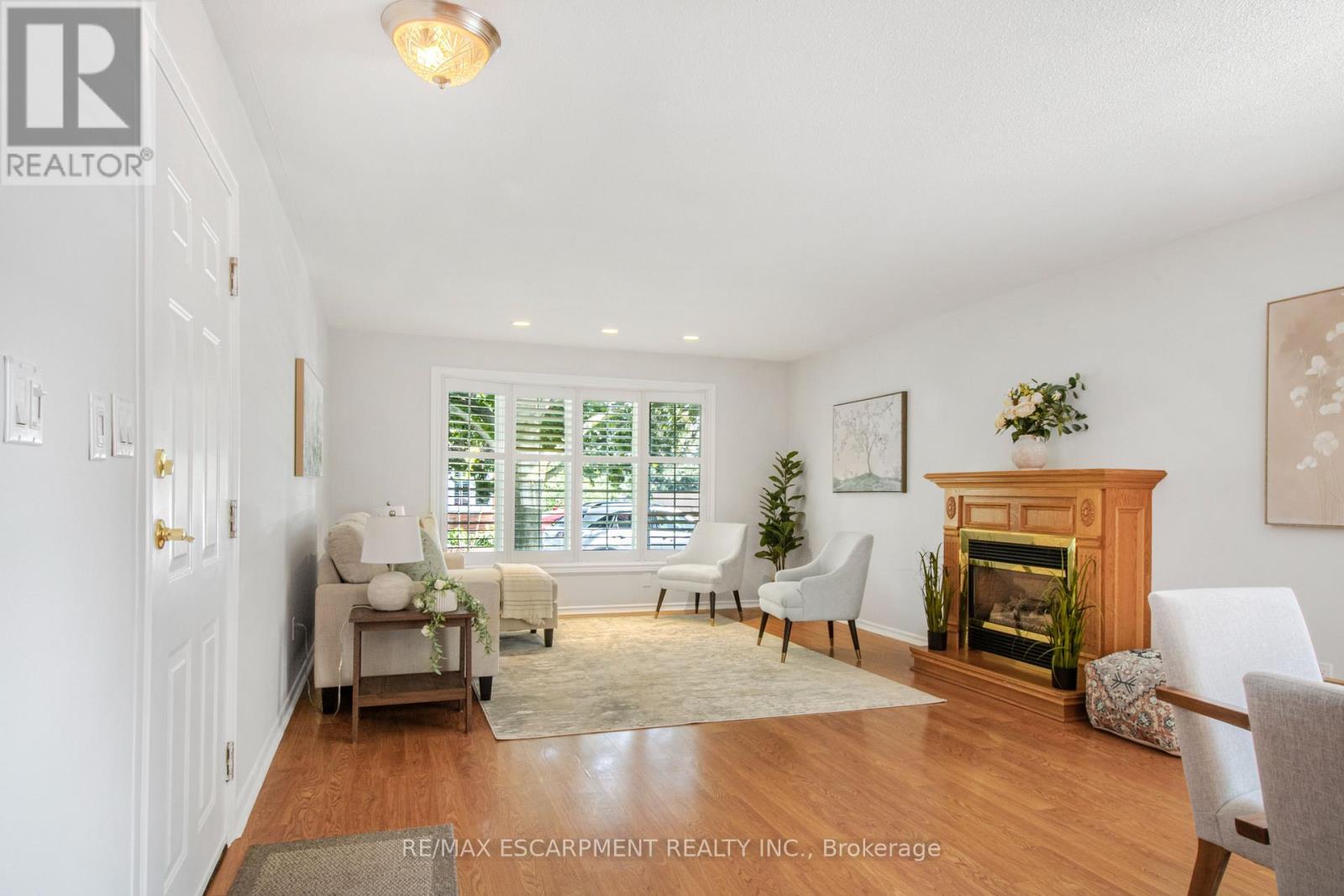 #19 229 LYNDEN ROAD - 6