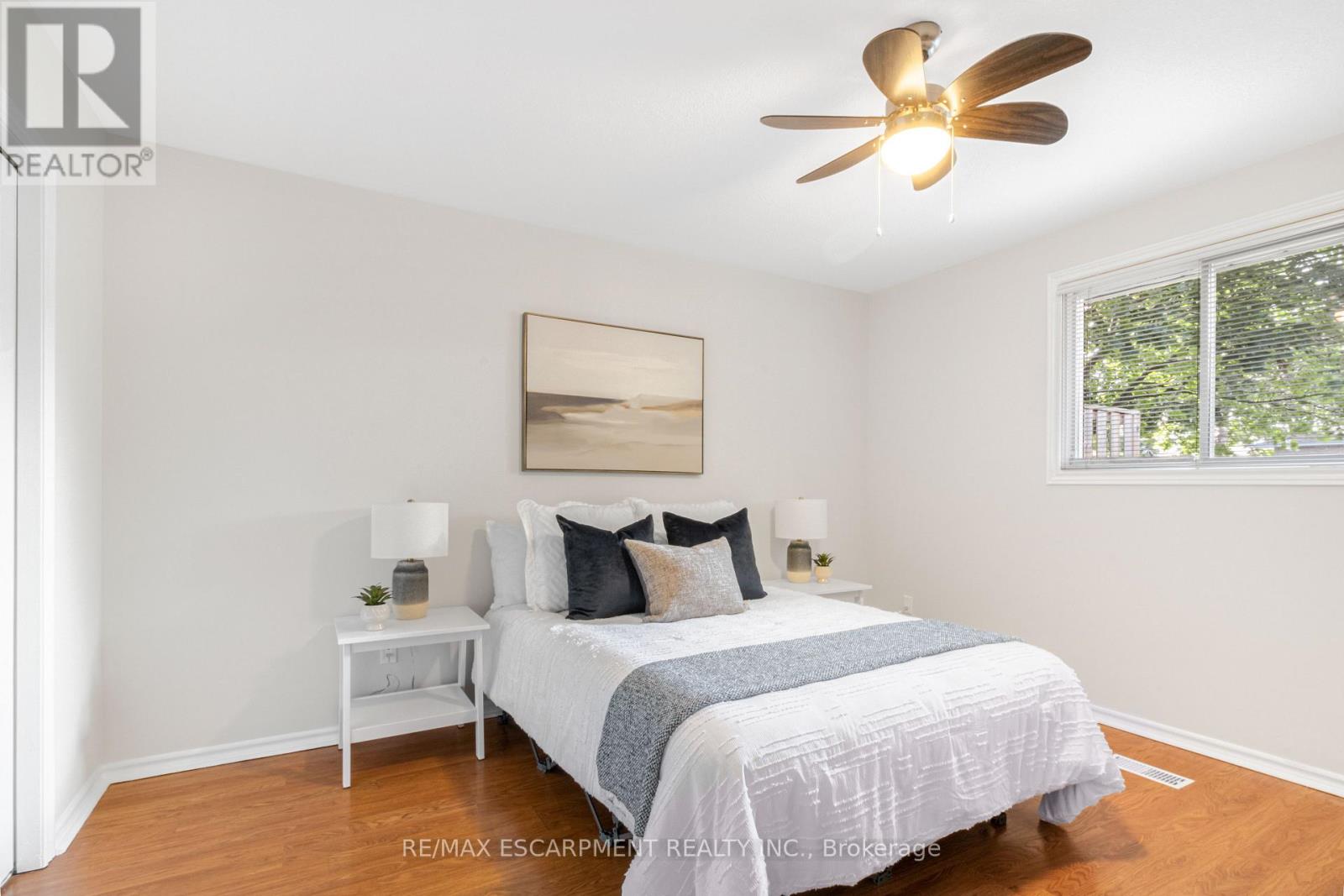 #19 229 LYNDEN ROAD - 27