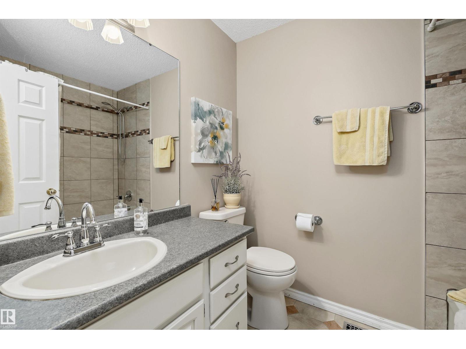 25 NOTTINGHAM CR — photo 18