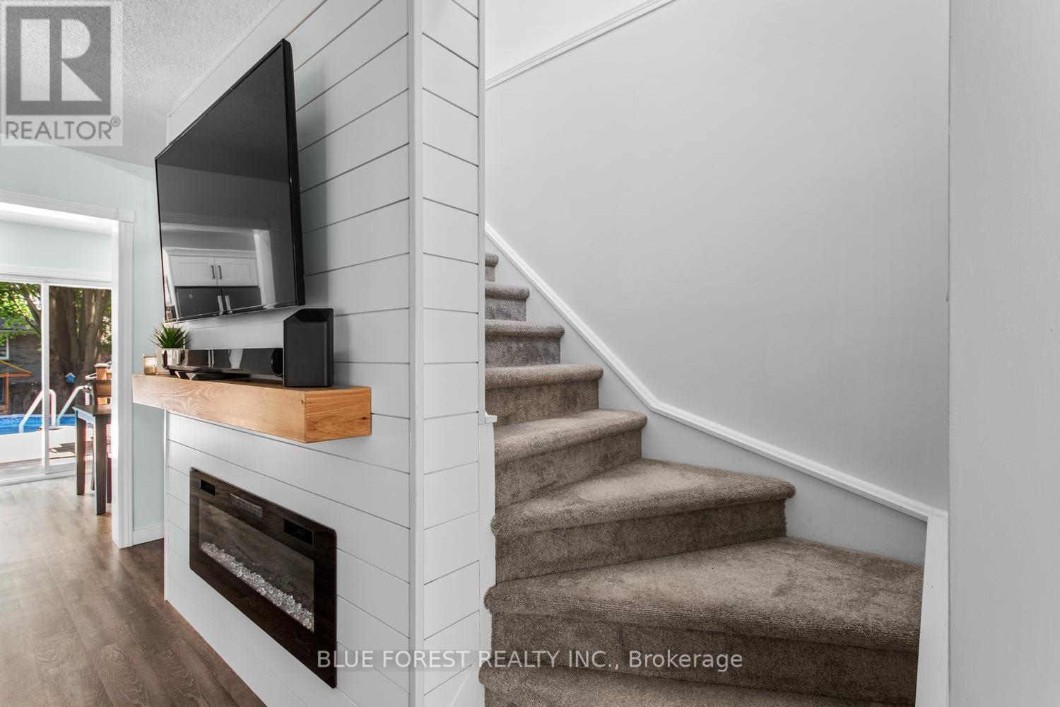 51 HICKORY BOULEVARD W - 18
