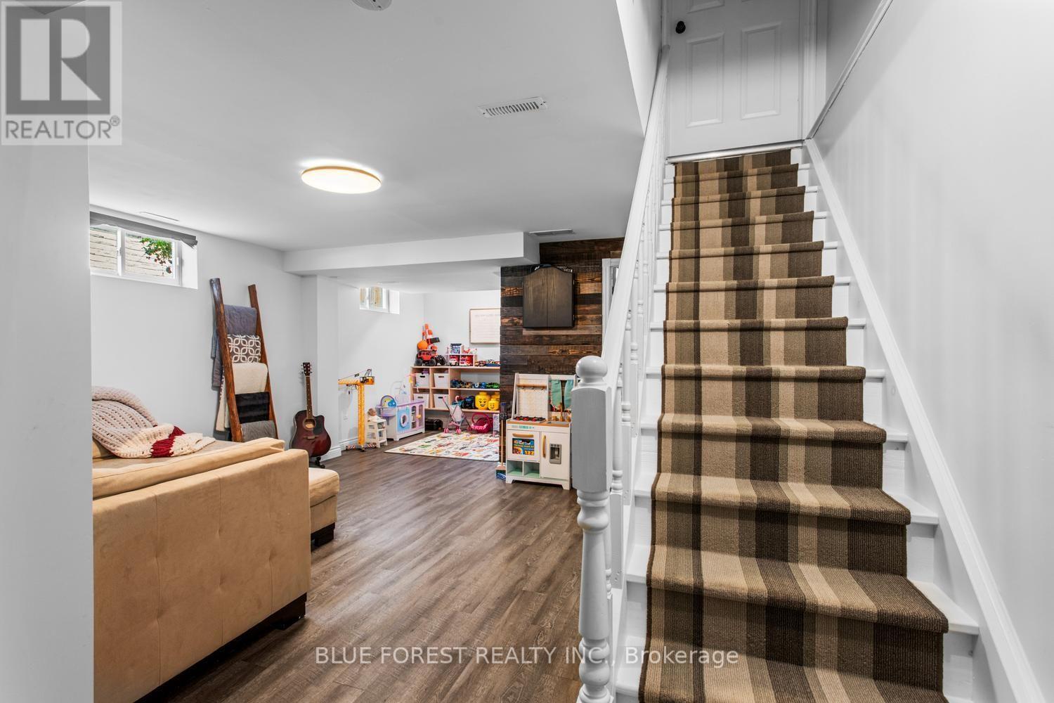 51 HICKORY BOULEVARD W - 27