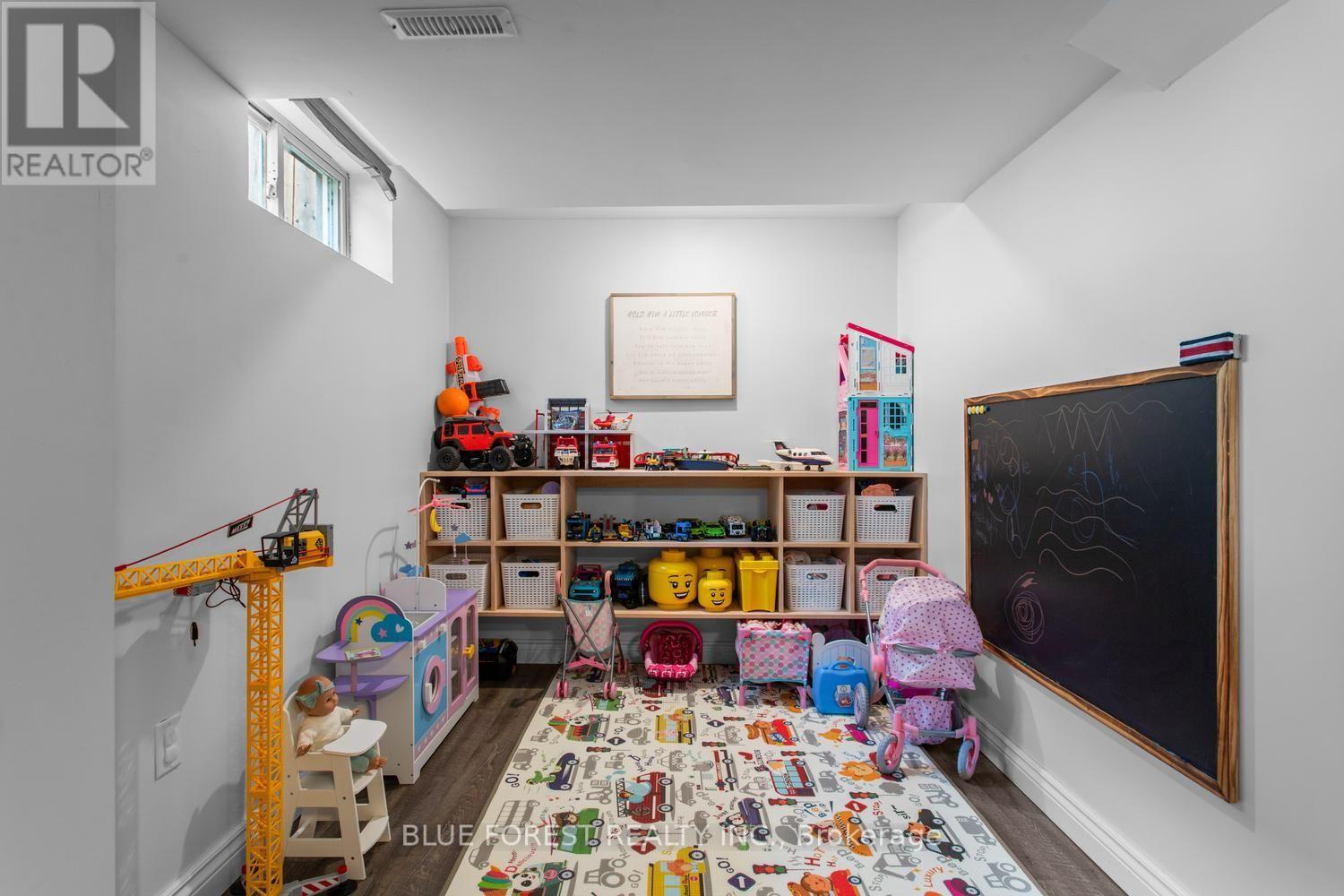 51 HICKORY BOULEVARD W - 32